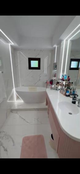 Casă individuală cu 6 camere cu Piscina în Pipera
