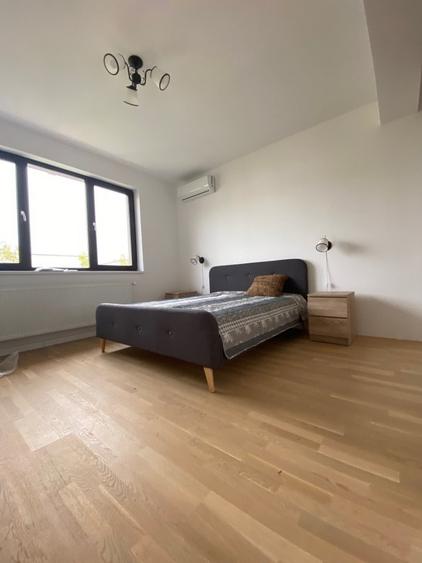 Casă individuală cu 5 camere cu Teren 350 Mp în Central