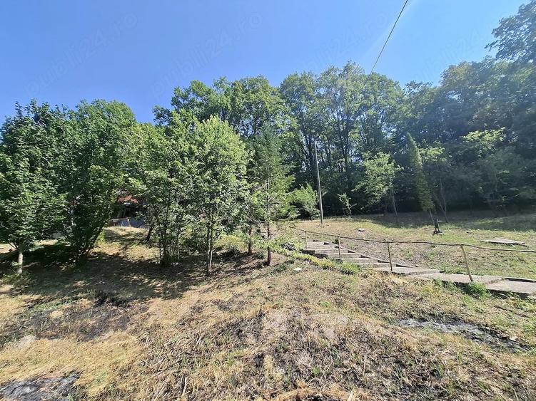 Casă cu Teren 2700 Mp în Central
