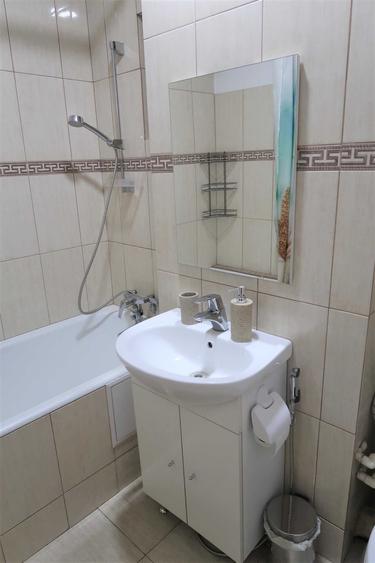 Apartament cu 3 camere decomandat în Drumul Taberei
