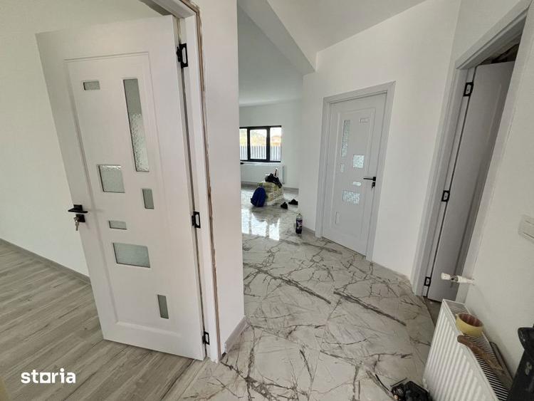 Oportunitate! Casa la sol, 3 camere, teren 420 mp, Valu lui Traian! - 2