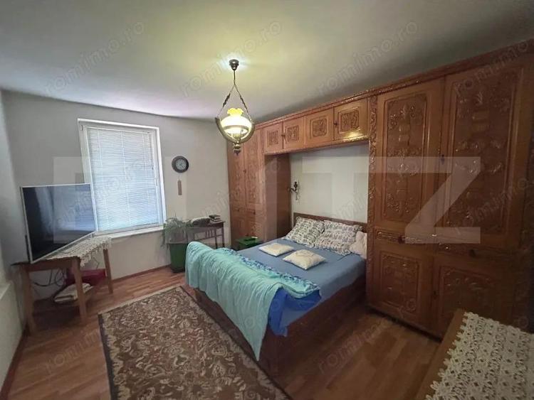 Casa cu incalzire in pardoseala si 17.000 mp teren, sat Oboga - 13