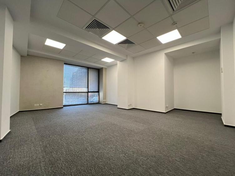 Comision 0 Spațiu birouri 140 mp, luminos, lift și recepție Bd. Dacia - 3