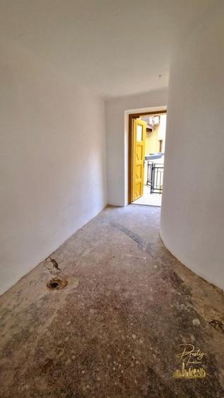 Apartament cu 2 camere de vanzare in cladire istorica - Ultracentral - 25