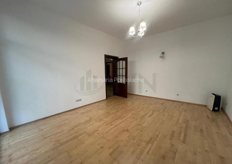 Apartament 3 camere Cotroceni in Vila