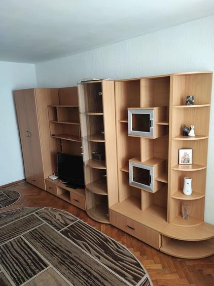 Apartament o camera de inchiriat.1000 ron - 2