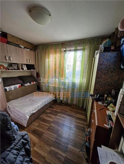 Vanzare apartament 2 camere Drumul Taberei - Parc Moghiros