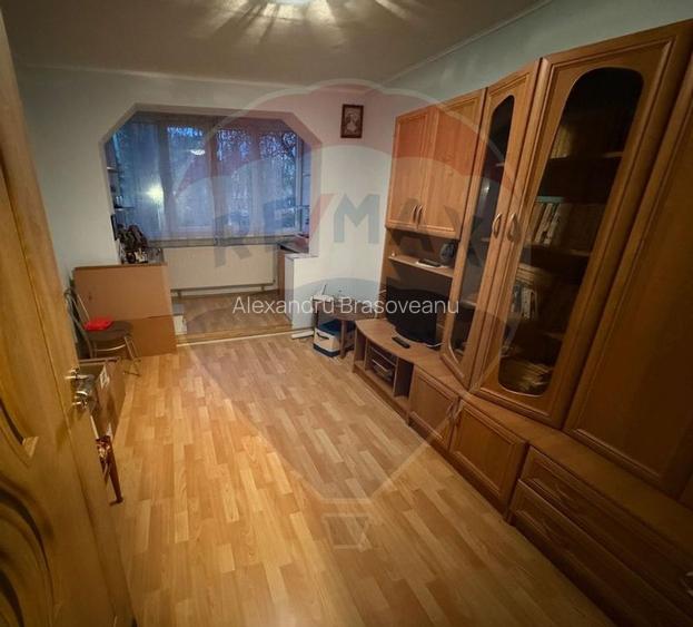 Apartament cu 3 camere de vanzare in zona Calea Bucuresti