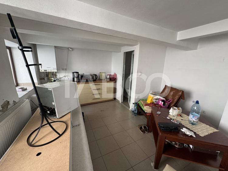 Spatiu comercial renovat 84 mpu doua intrari la strada Orasul de Jos - 5