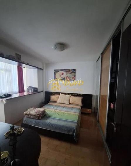 Apartament 3 camere decomandate - Podul de Piatra