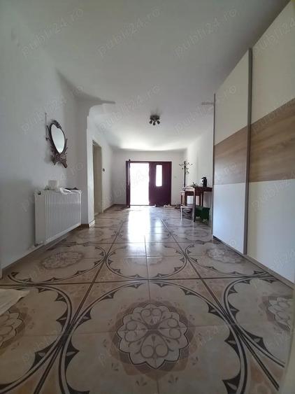 Vand apartament situat intr-o vila langa Peco Agigea , 84.0000 - 9