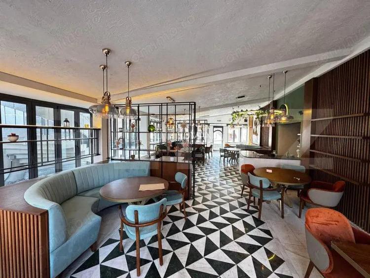 Spatiu comercial 330 mp utili, pretabil restaurant ?i pub, zona Centru
