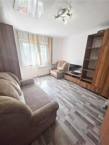 Garsoniera, zona Tractorul - 1