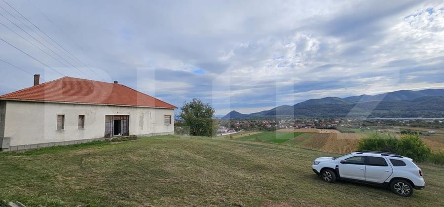 Vila la ro?u, 240 mp, teren 93.000 mp - ?oimu? - 1