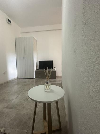 Inchiriez garsoniera - 5