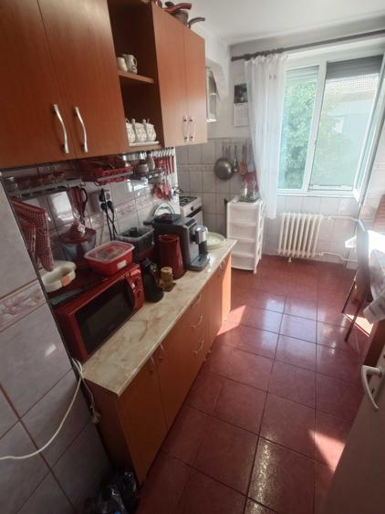 Apartament cu 4 camere decomandat în Exterior Vest