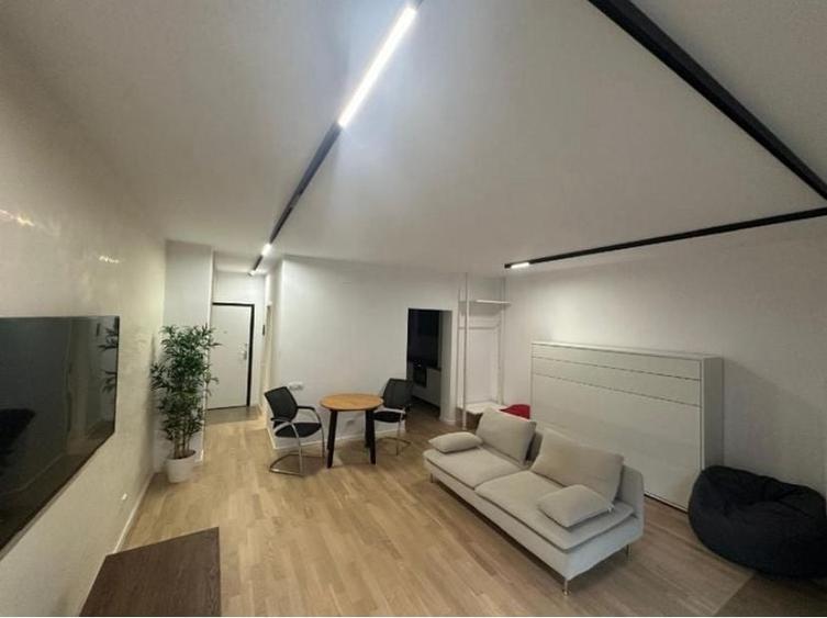 Garsoniera | 44 mp | Terasa | Bloc Nou | Aviatiei - 1