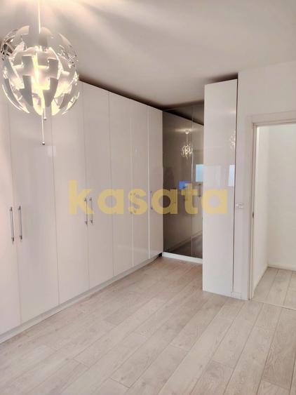 Apartament cu 4 camere semidecomandat, mobilat în P-ta Presei Libere