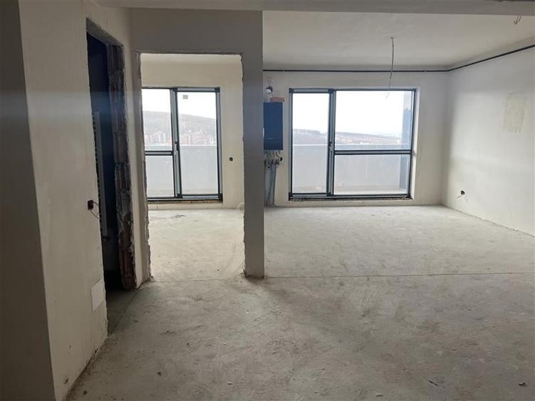 Apartament cu panorama pe 2 niveluri cu  scara interioara 115 mp si terasa  de 2 - 5