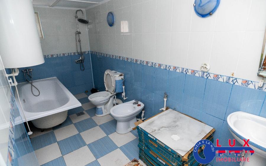 ID 6696 Casa de vanzare Zona ULTRACENTRALA - 1