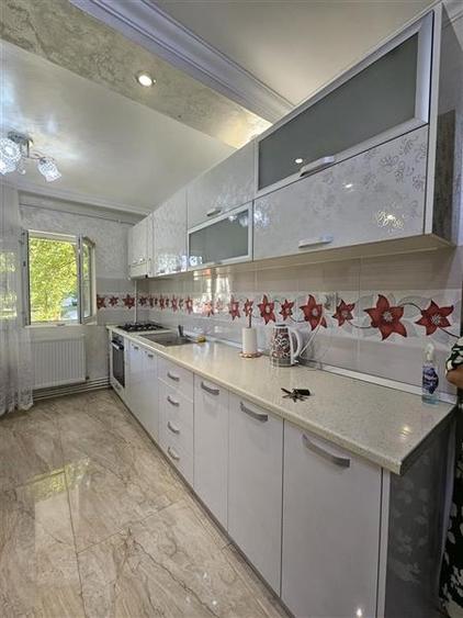 Apartament de vanzare cu 2 camere Parter in Onesti zona de sus,bloc nou - 2