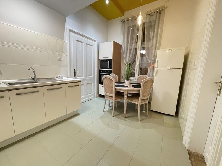 Apartament 4 camere spatios  in zona Sinaia - 3