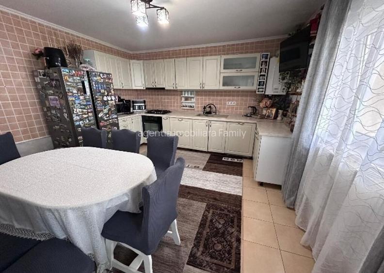 Casa / Vila ( P+1+M ) Zona Burdujeni