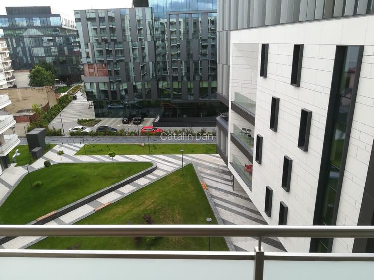 Apartament de inchiriat, Scala Center