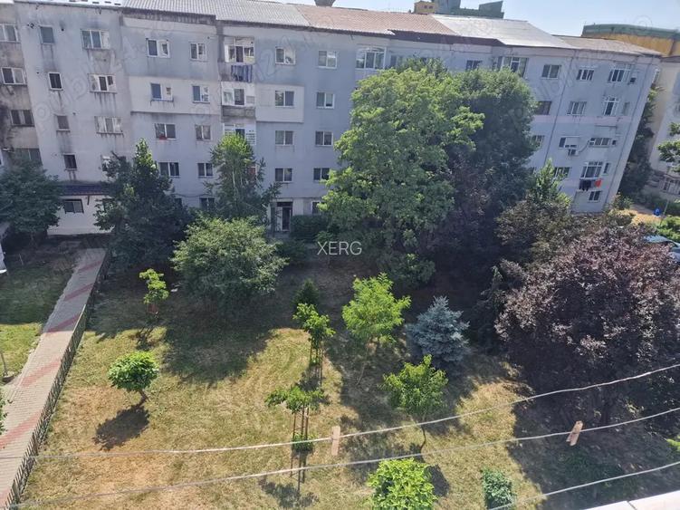 Inchiriez apartament 3 camere decomandat et 4 sc8 Inchiriez apartament 3 camere decomandat et 4 sc8