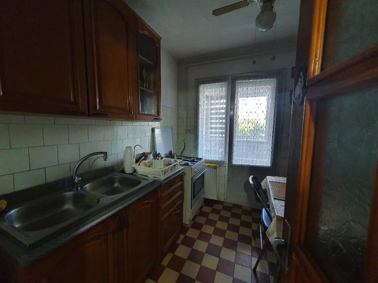 Vanzare apartament 4 camere , bloc Gioconda - 13