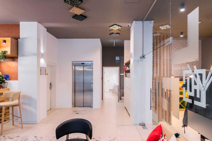 Hotel Urban de vanzare, locatie excelenta - centrul vechi istoric - 1