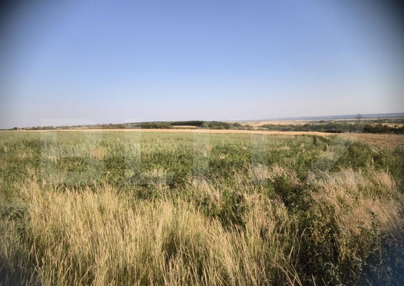 Teren 30.350 mp (600 mp intravilan) ideal investi?ie, C - 2