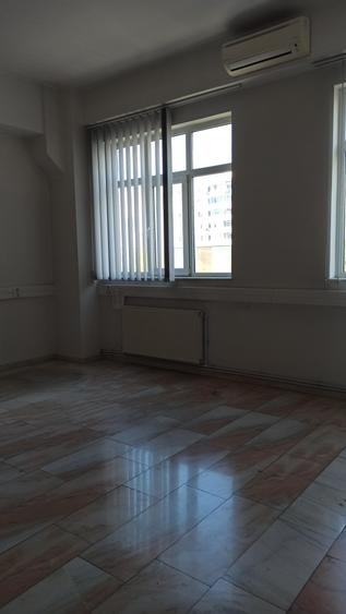 Basarabia - Morarilor (Soseaua Vergului )  spatii birouri in imobil  P+4 - 8