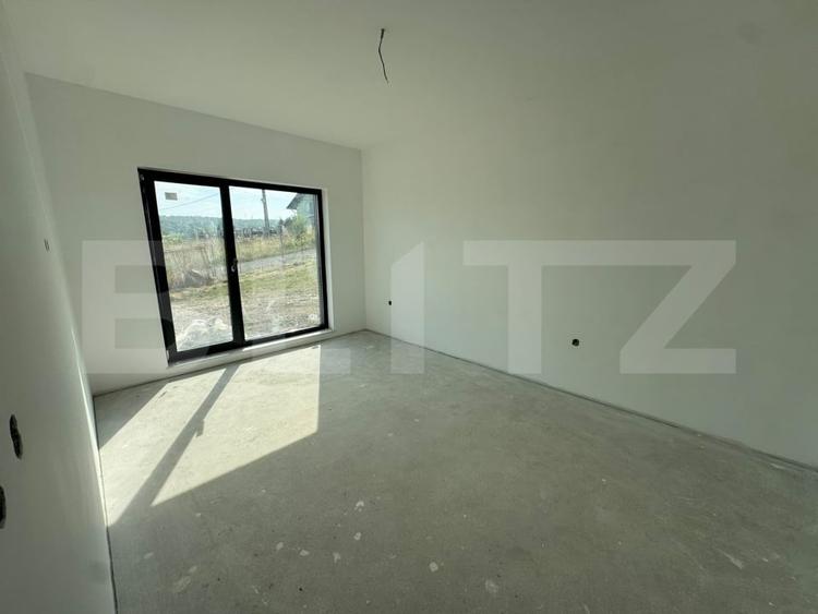 Casă individuală cu 3 camere cu Canalizare în Reghin