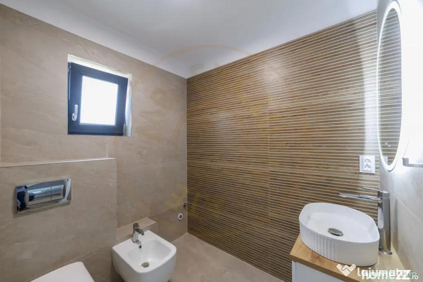 Casă cu 4 camere cu Teren 330 Mp în Argeșelu