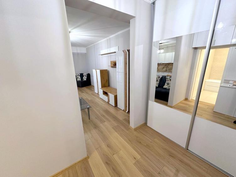 Apartament cu 2 camere semidecomandat, mobilat în Central