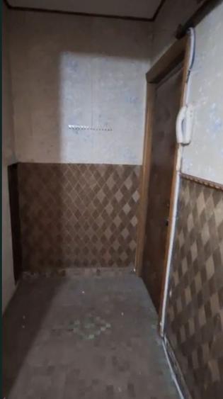 Vand apartament, 2 camere , etaj 2 - 2