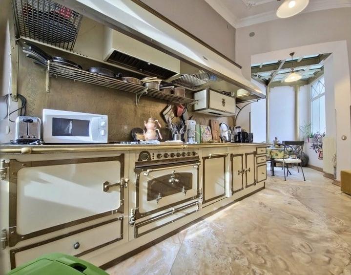 Casă cu 16 camere cu Teren 685 Mp în Rosetti