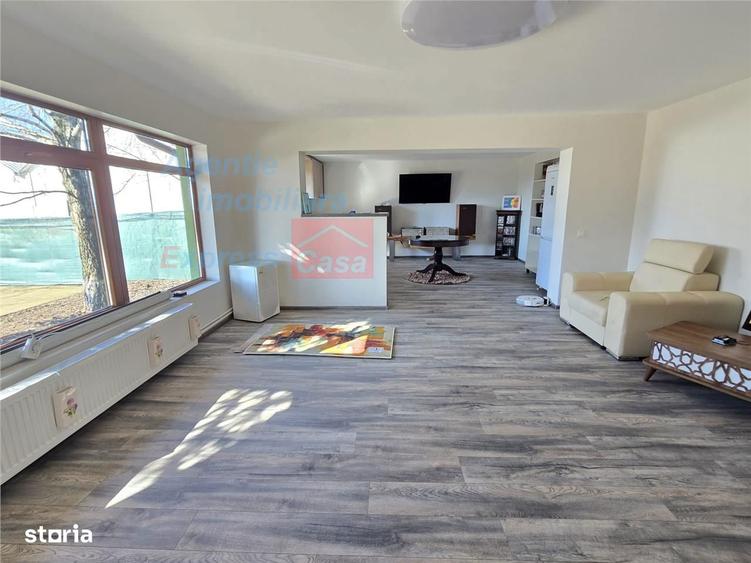 Casa renovata complet + Hala 160 mp de inchiriat in Holboca, 10 minute - 8