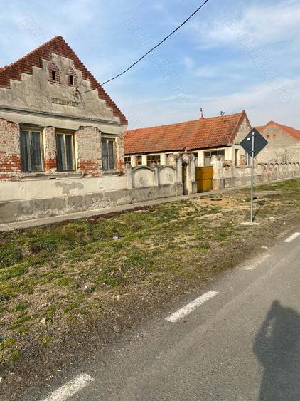 Casa de vanzare la tara - 1