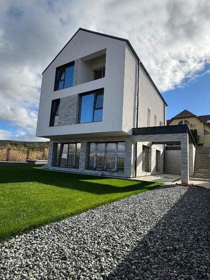 Casa unifamiliala noua in zona restaurantului Aroma - 1