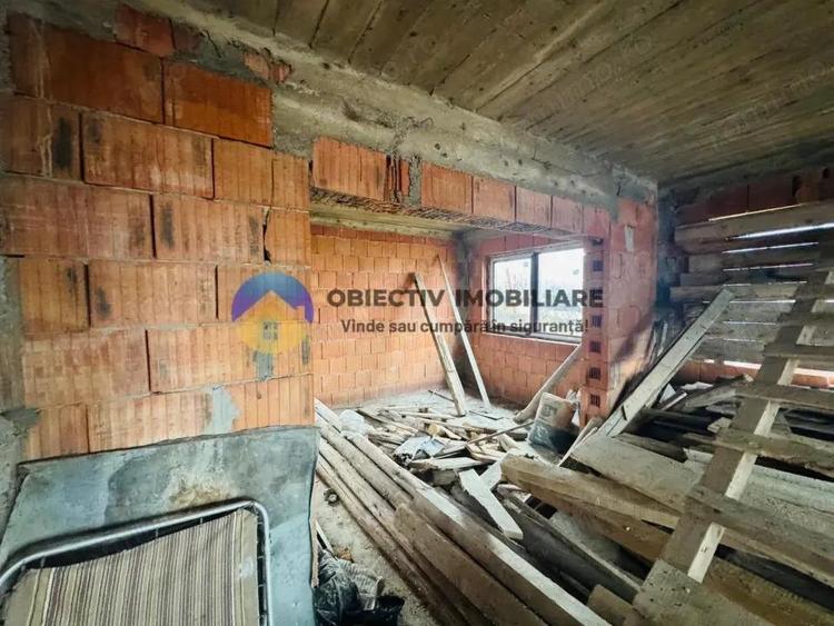 Vila la rosu + teren 500 mp de vanzare Zona Fermelor - 12