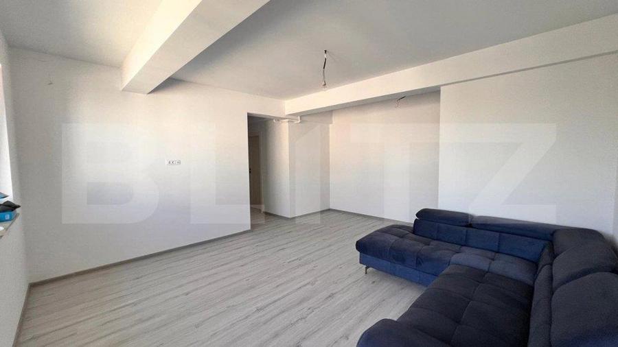 Apartament de 2 camere, 60 mp, cu loc de parcare, zona centrala, km 0 - 1