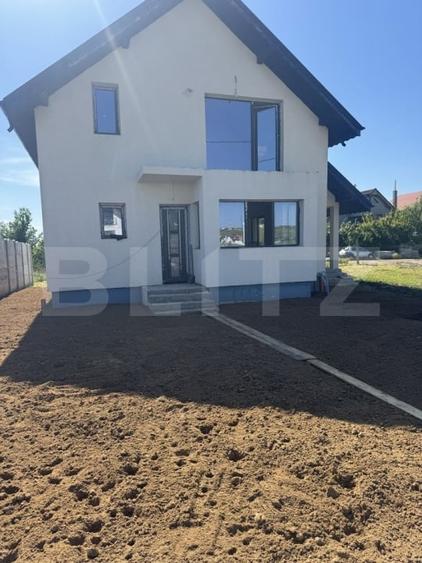 Casa P+M, exterior finisat, interior la gri, 500 mp teren, Simnicul de jos - 1