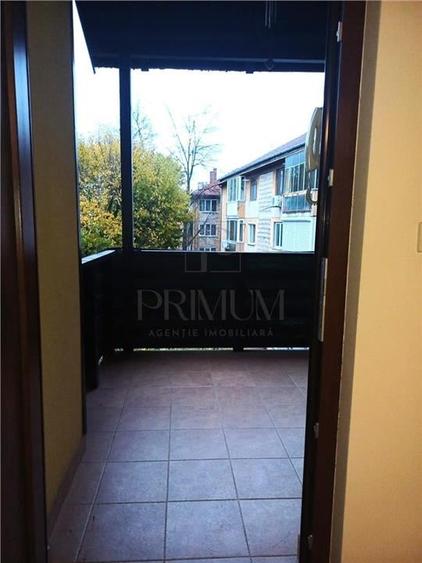 MEDICINA - ETAJ 2 - CLADIRE ISTORICA - 3 CAMERE - 1 BALCON - 1 TERASA - CENTRALA - 5