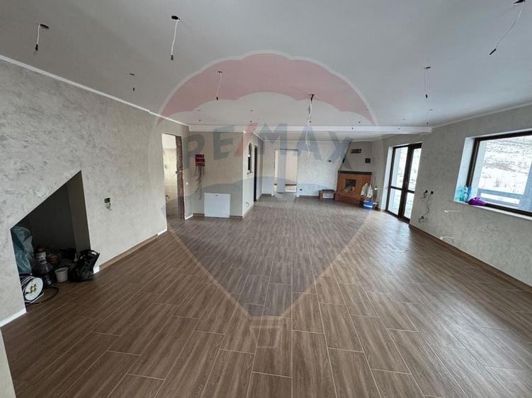 Casa  si  teren zona Balaurul - 3