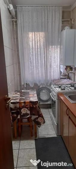 Inchiriez apartament 2 camere - 3