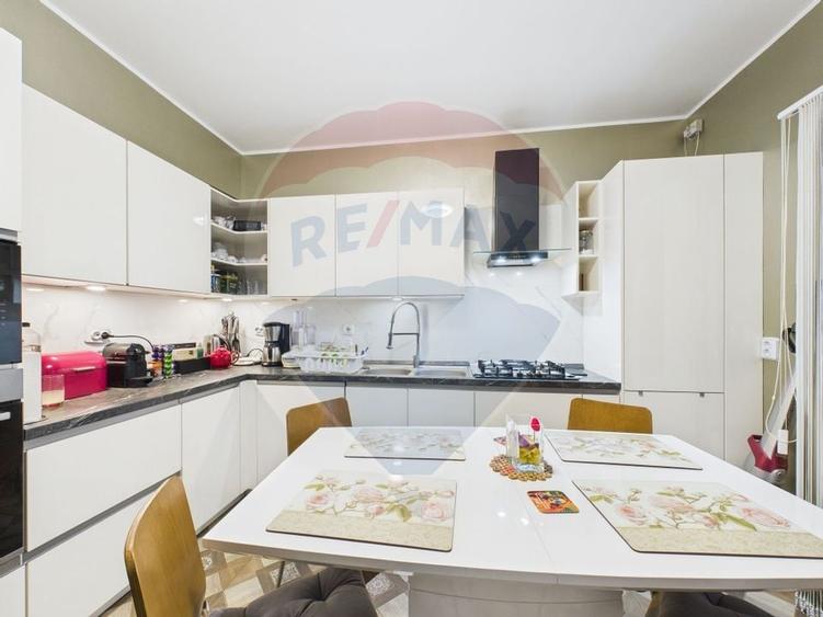 Casă / Vilă cu 5 camere de vânzare în zona Central - 6