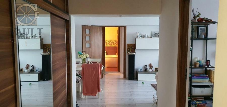 Apartament 3 camere semidecomandat - Calea Vitan - 2