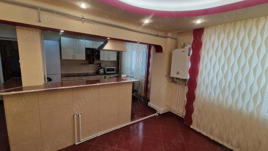 Apartament cu 3 camere decomandat în Central